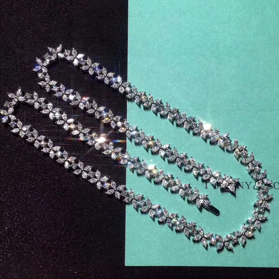 Inspirado Platinum Tiffany Victoria alternada Formado Colar de diamantes