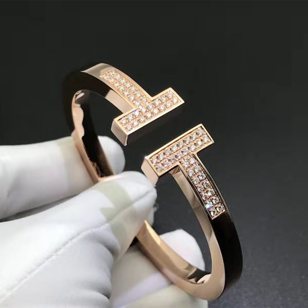 Inspirado Tiffany pulsera cuadrada T en 18k de oro rosa con diamantes pavé